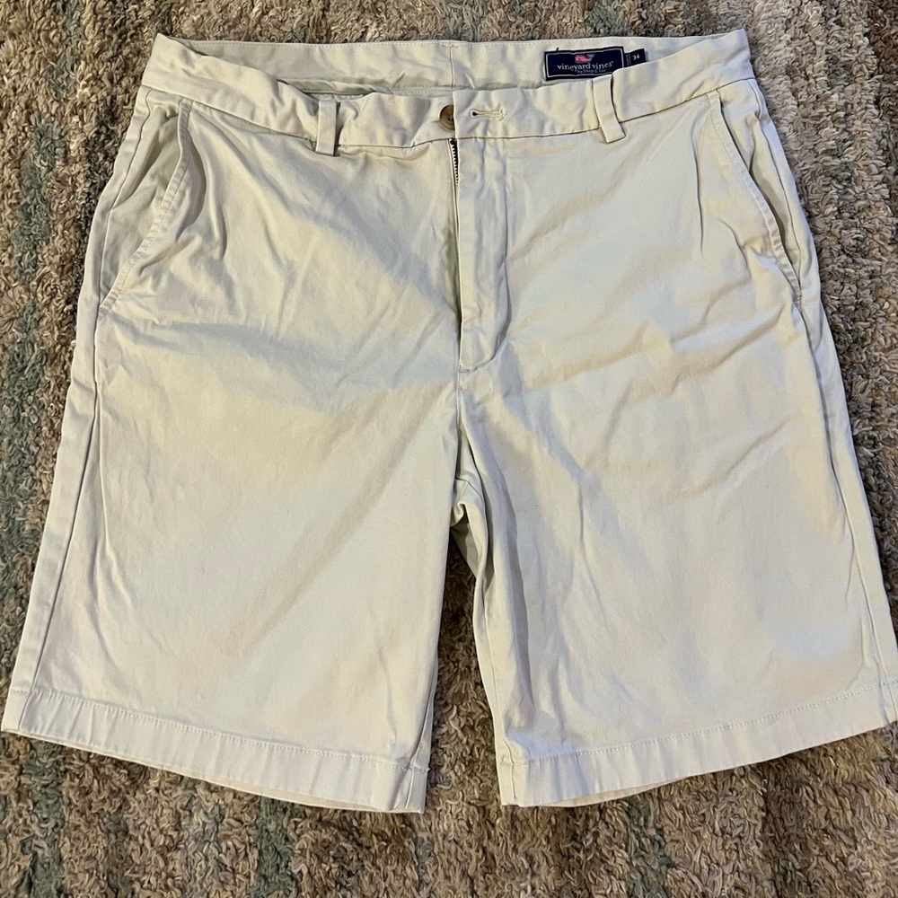 Vineyard Vines Breaker short.